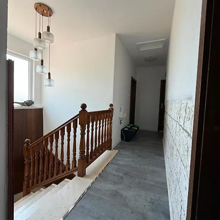 Jelena Apartamento Ražanj